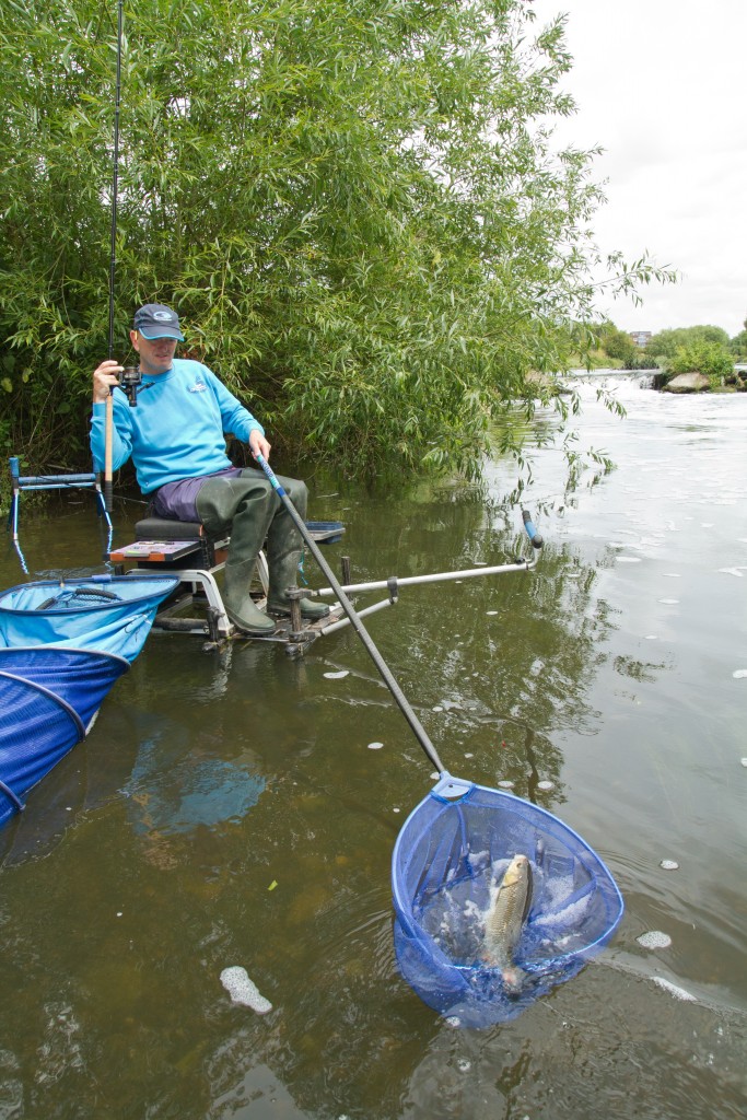 Pêche chevesnes au stick Avon