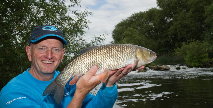 peche de chevesne au coup rivière Avon