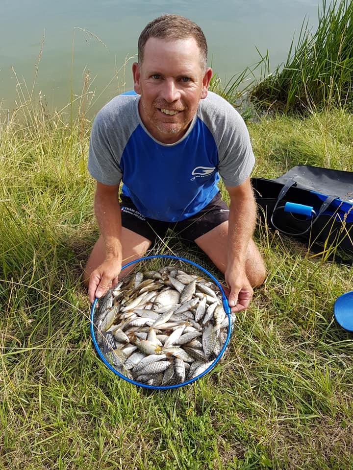 Défi Pêche - Pêcher une CARPE avec une CANNE à MOUCHE  