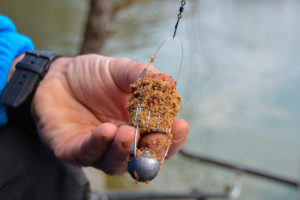 pêche feeder canal feeder bullet cage