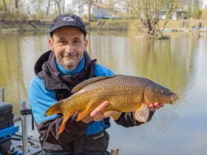 Pêche de la carpe au printemps