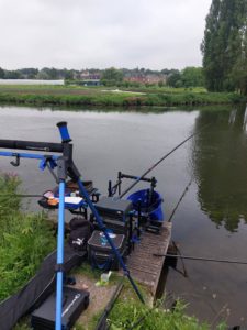 La pêche au pole feeder