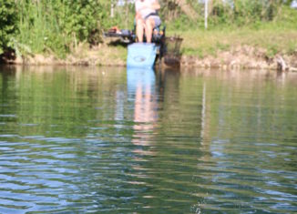Pêche au pellet waggler Pêche au pellet waggler à l'anglaise en surface à la grande canne