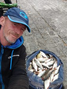 pêche au pain au feeder